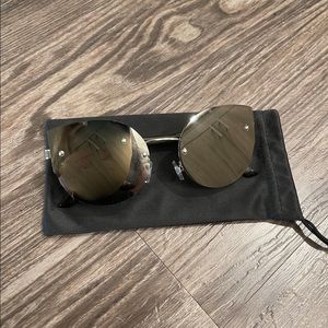 Mirrored sunglasses